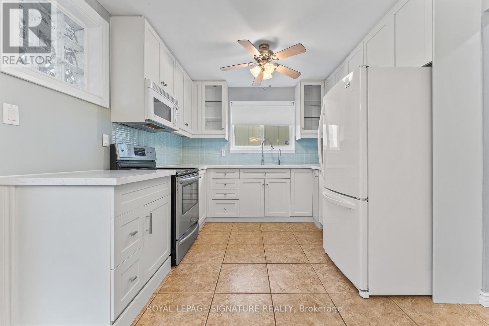 690 Elgin Street, Newmarket, Ontario  L3Y 3B4 - Photo 3 - N12571362