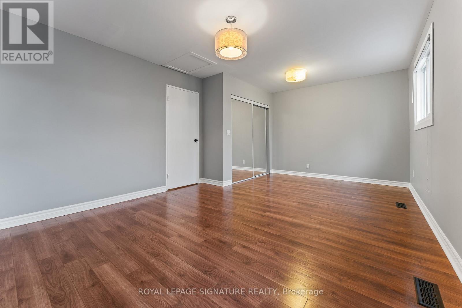 690 Elgin Street, Newmarket, Ontario  L3Y 3B4 - Photo 5 - N12571362