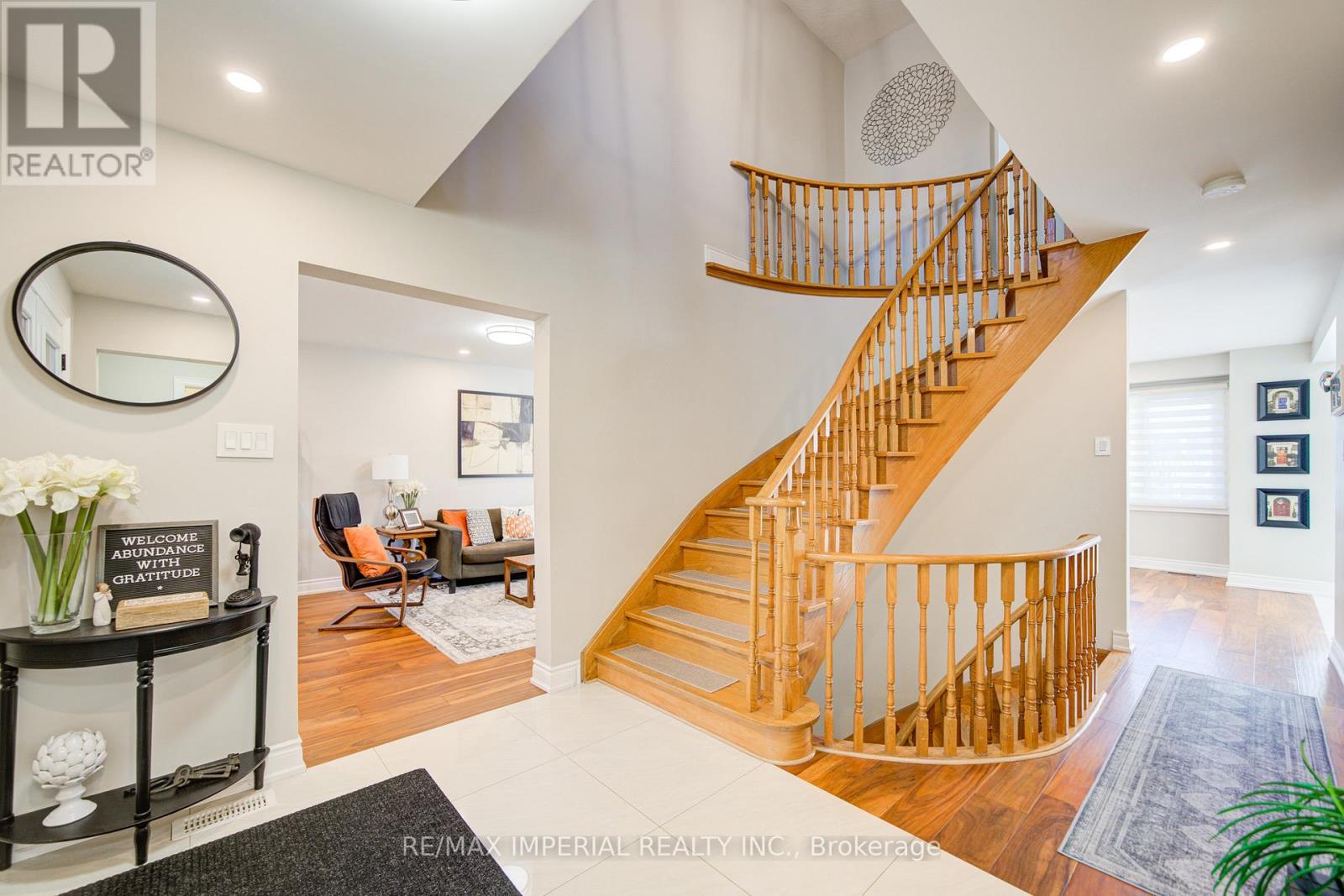 147 Millard Street, Whitchurch-Stouffville, Ontario  L4A 5A1 - Photo 2 - N12571364