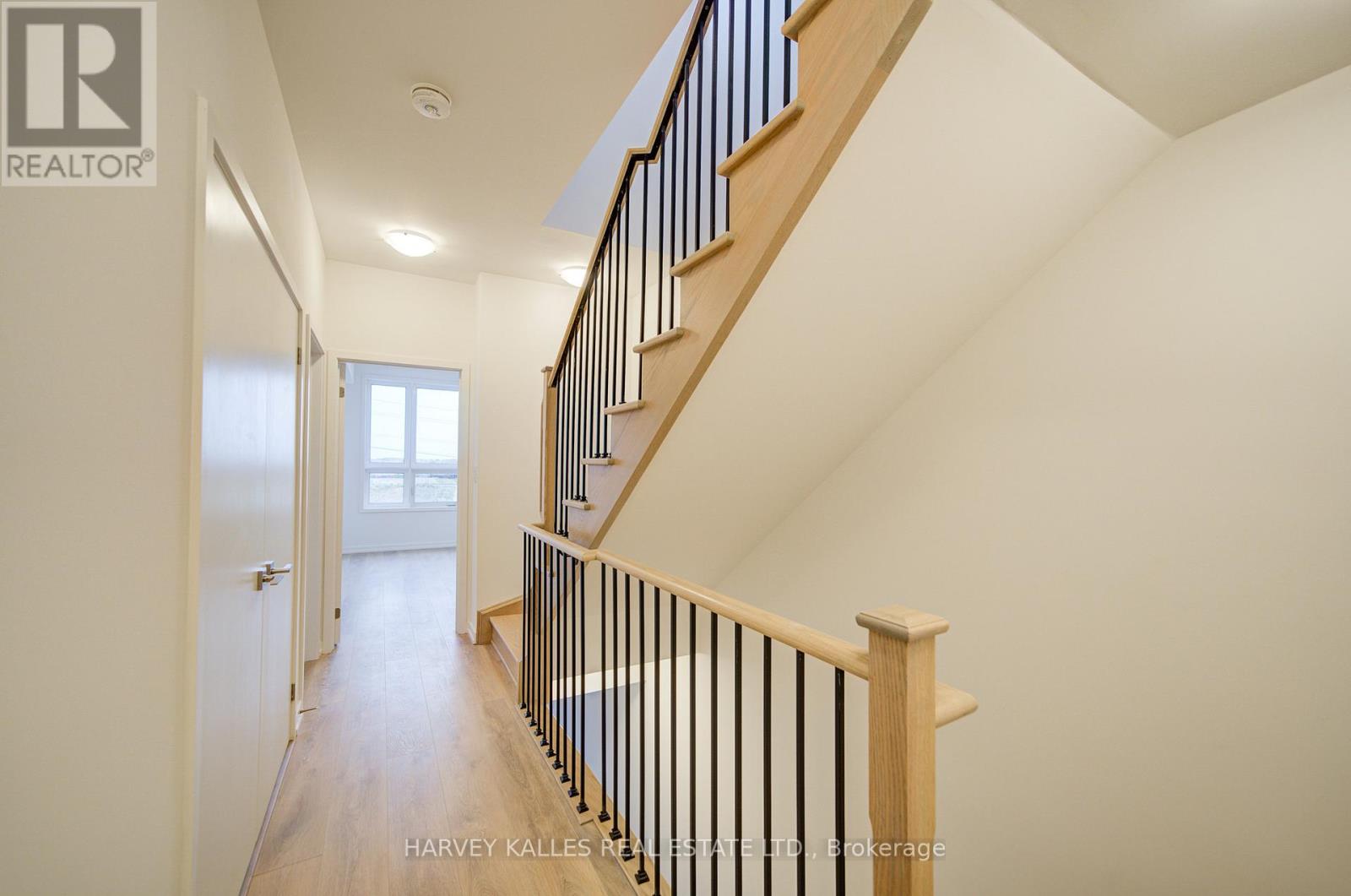 11 - 18 Lytham Green Circle, Newmarket, Ontario  L3Y 0H4 - Photo 20 - N12571366