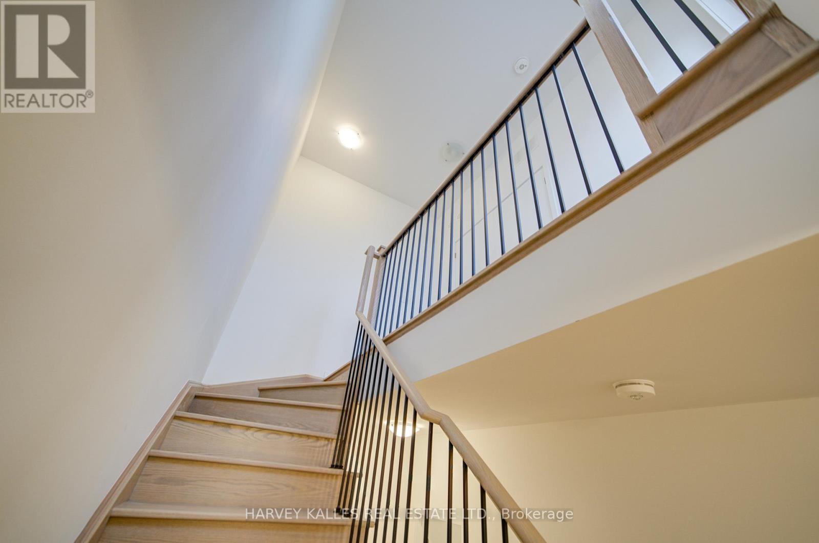 11 - 18 Lytham Green Circle, Newmarket, Ontario  L3Y 0H4 - Photo 30 - N12571366