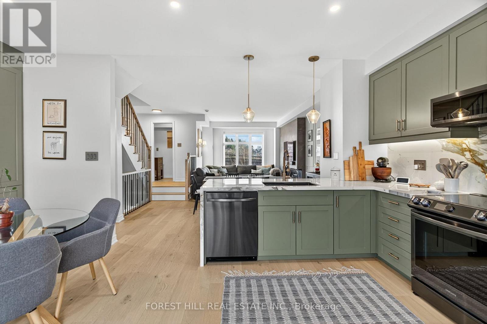 282 King Road, Richmond Hill, Ontario  L4E 1H3 - Photo 12 - N12571396