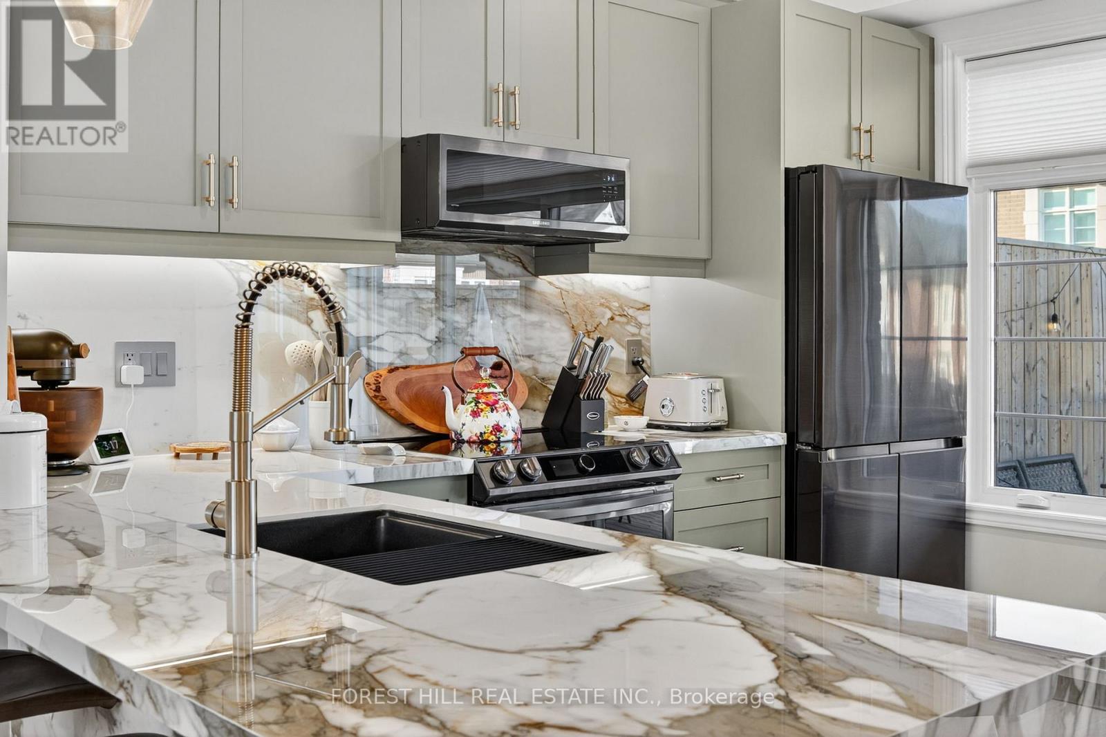 282 King Road, Richmond Hill, Ontario  L4E 1H3 - Photo 7 - N12571396