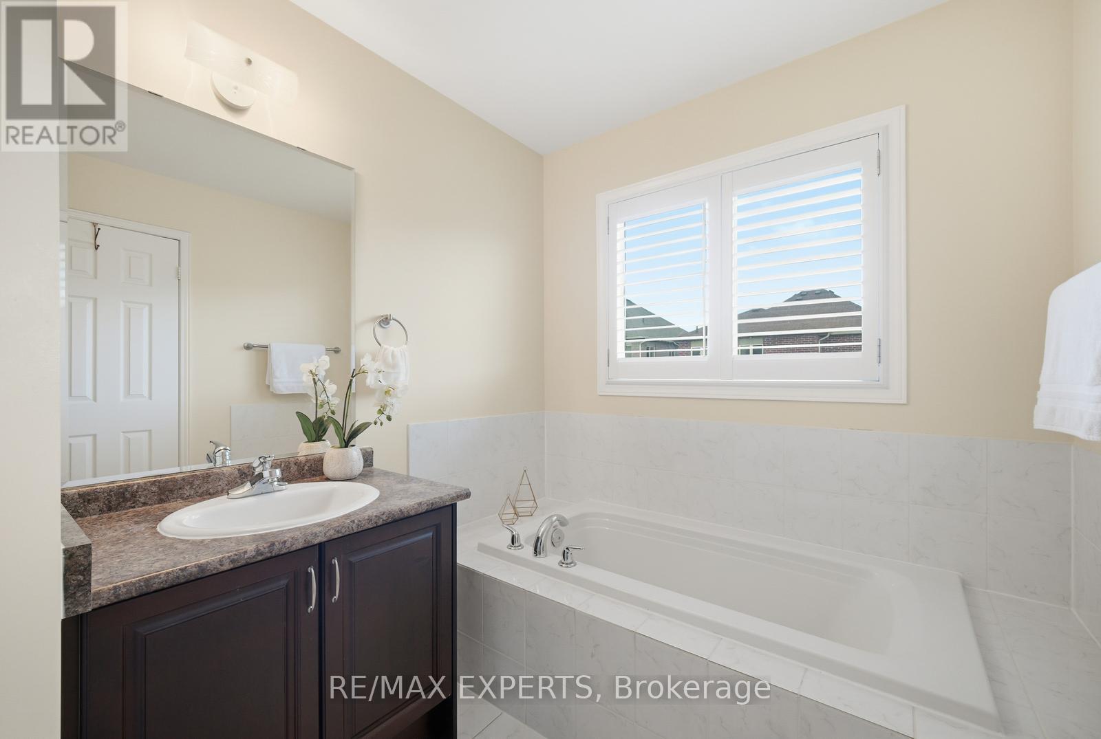 39 Manordale Crescent, Vaughan, Ontario  L4H 0T6 - Photo 24 - N12571400