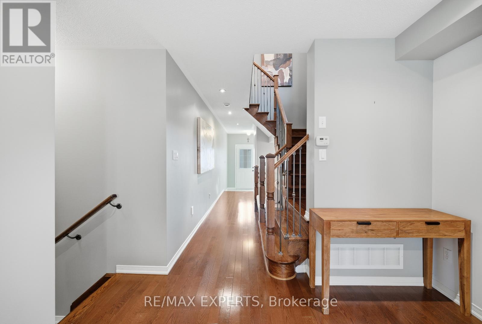 39 Manordale Crescent, Vaughan, Ontario  L4H 0T6 - Photo 8 - N12571400