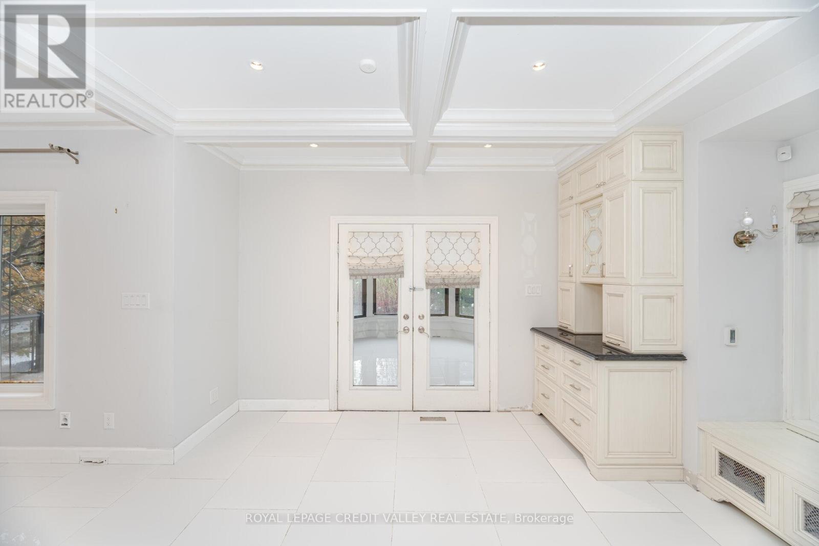 2 Huntingwood Court, Vaughan, Ontario L4H 1A7 - Photo 14 - N12571442