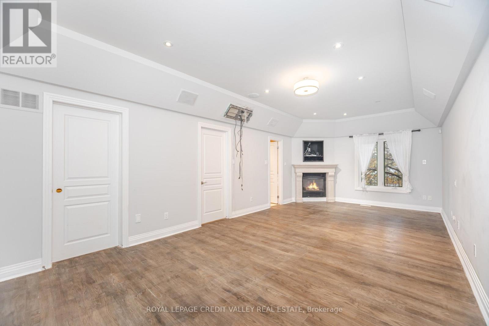 2 Huntingwood Court, Vaughan, Ontario L4H 1A7 - Photo 17 - N12571442