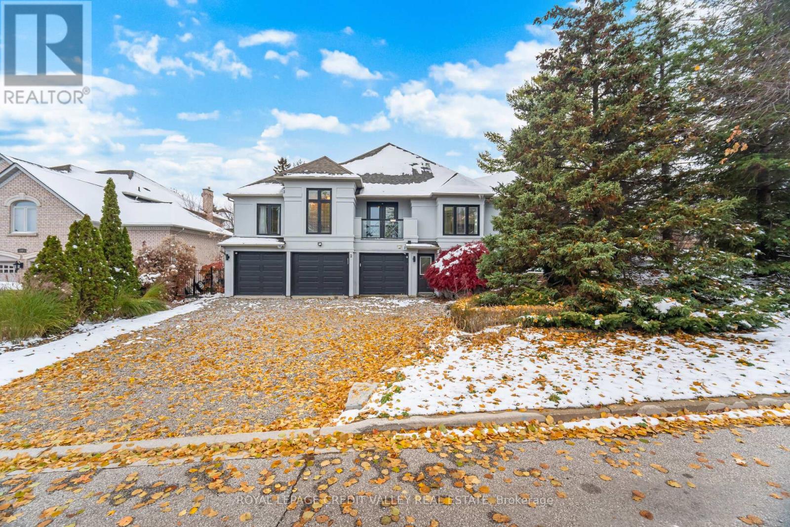 2 Huntingwood Court, Vaughan, Ontario L4H 1A7 - Photo 2 - N12571442