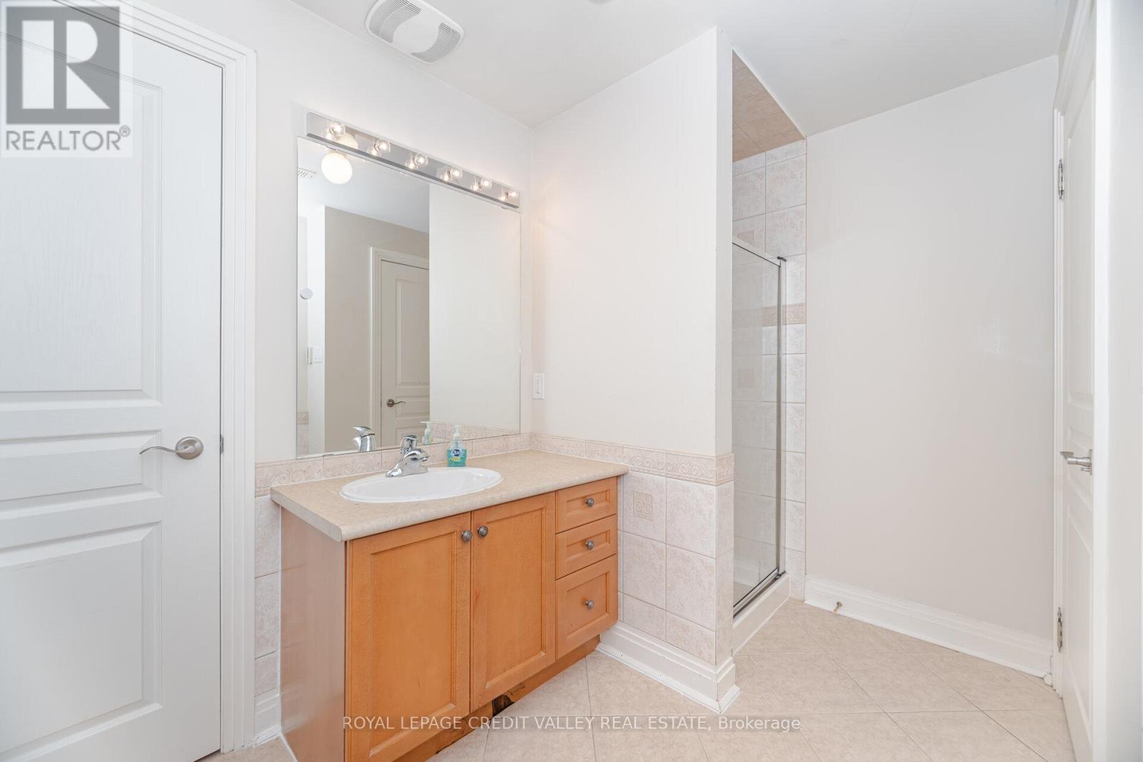 2 Huntingwood Court, Vaughan, Ontario L4H 1A7 - Photo 25 - N12571442