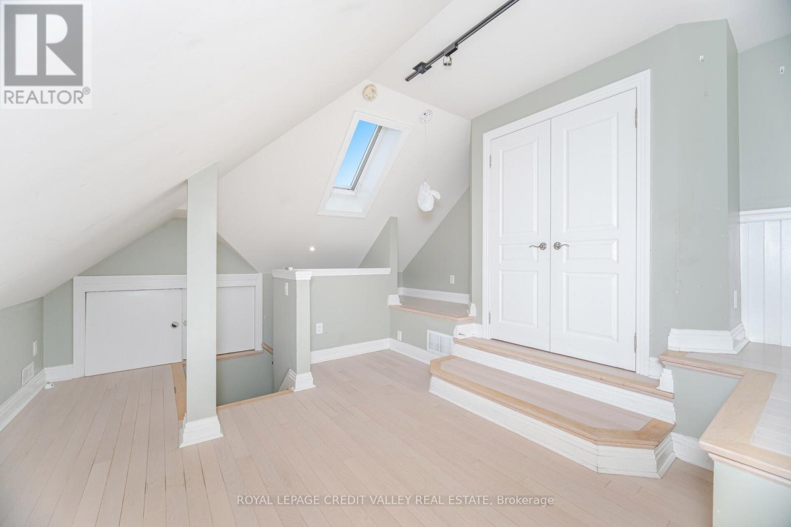 2 Huntingwood Court, Vaughan, Ontario L4H 1A7 - Photo 30 - N12571442