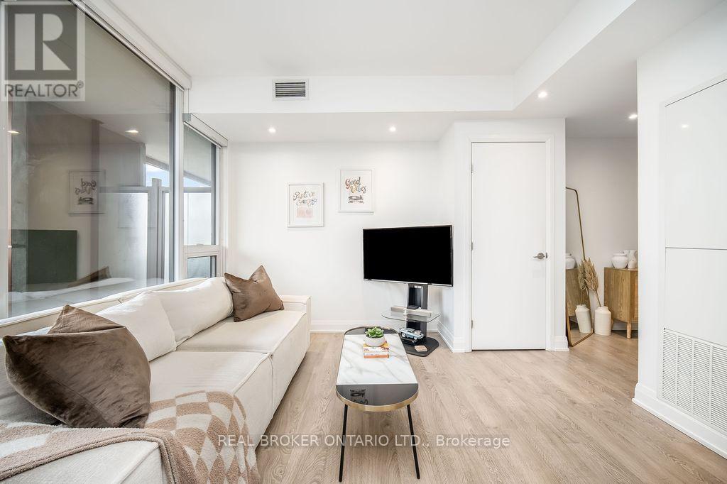 237 - 4800 Highway 7, Vaughan, Ontario  L4L 1H8 - Photo 12 - N12571566