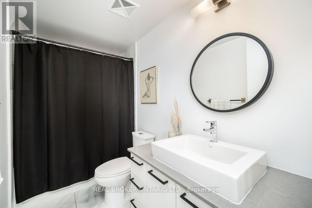 237 - 4800 Highway 7, Vaughan, Ontario  L4L 1H8 - Photo 24 - N12571566