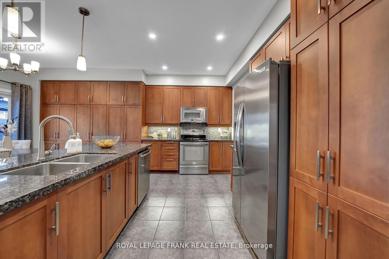 146 Buttonshaw Street, Clarington, Ontario  L1C 0J7 - Photo 13 - E12571594