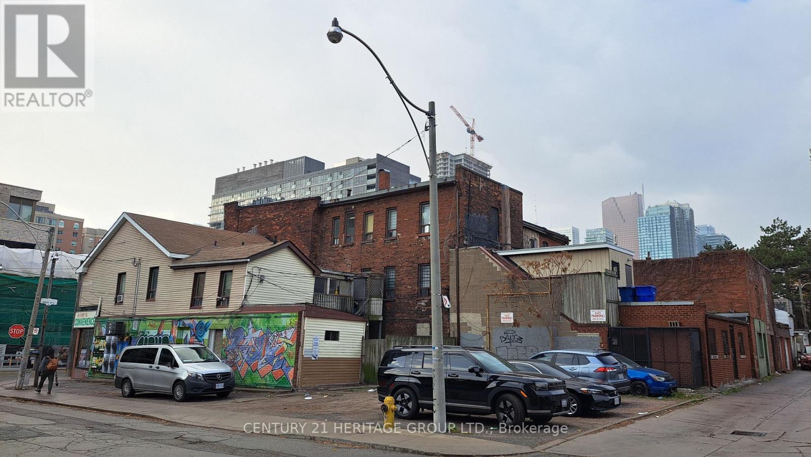 250 Queen Street E, Toronto, Ontario  M5A 1S3 - Photo 27 - C12554114
