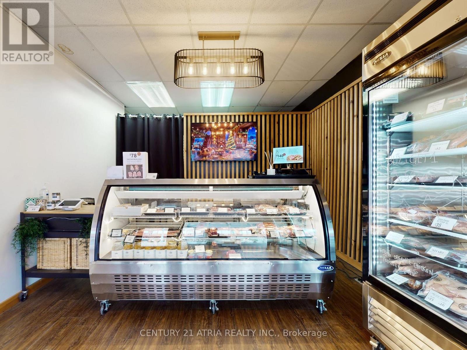 2245 Dundas Street W, Toronto, Ontario  M6R 1X6 - Photo 11 - W12571348