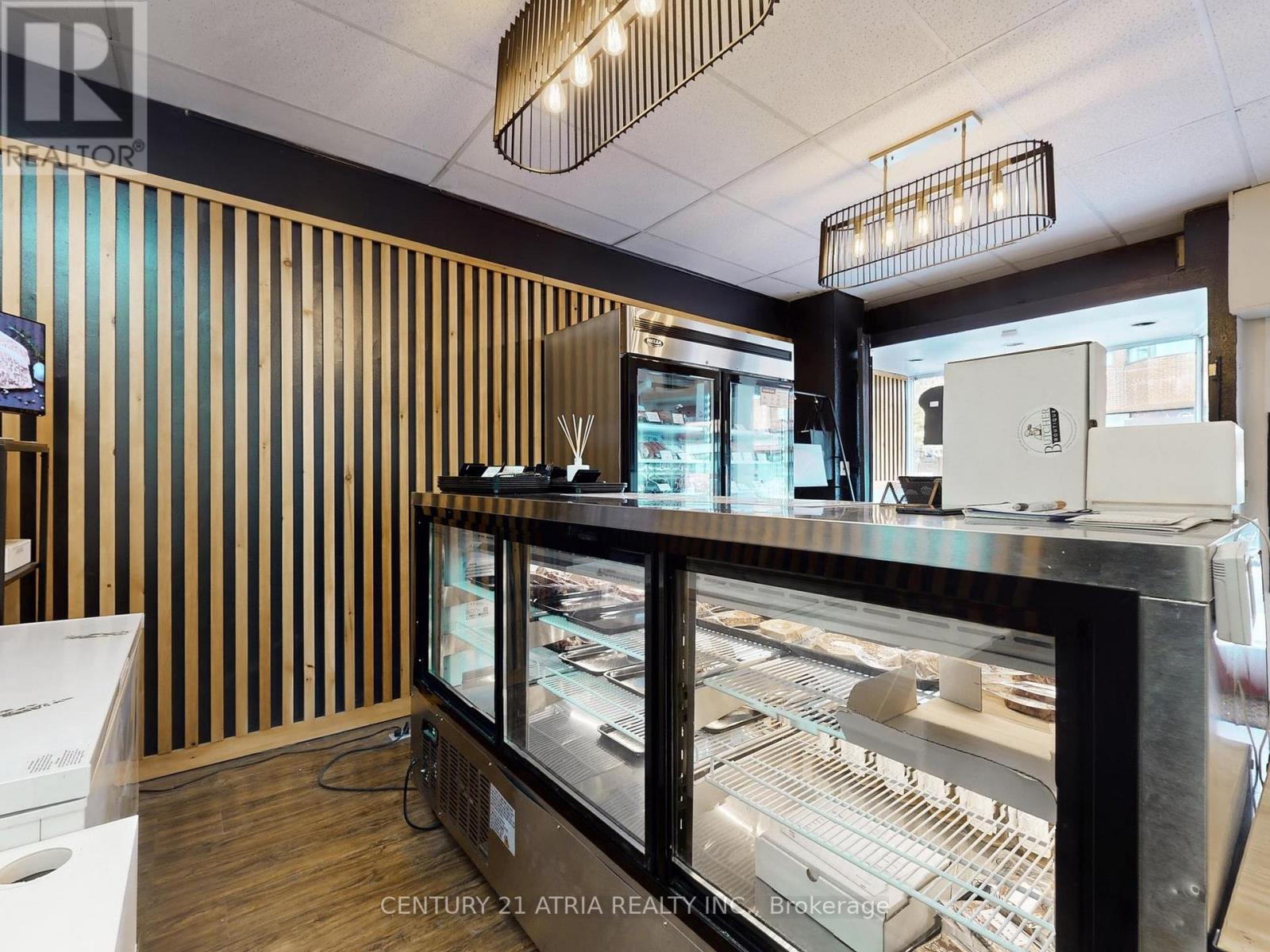 2245 Dundas Street W, Toronto, Ontario  M6R 1X6 - Photo 13 - W12571348