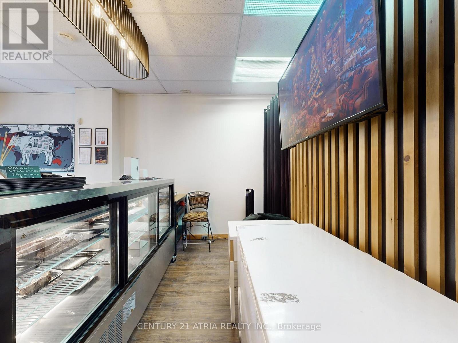 2245 Dundas Street W, Toronto, Ontario  M6R 1X6 - Photo 15 - W12571348