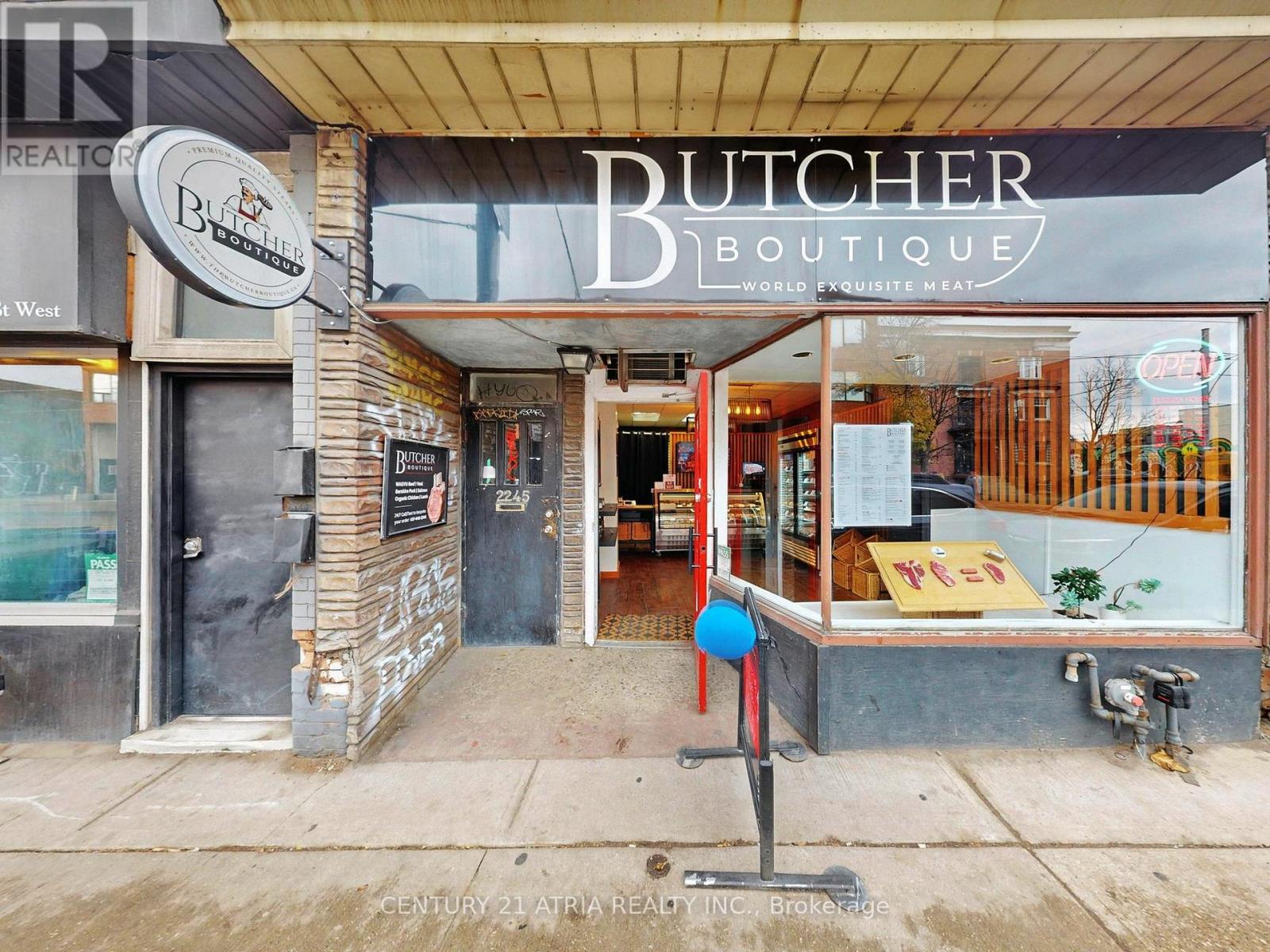 2245 Dundas Street W, Toronto, Ontario  M6R 1X6 - Photo 4 - W12571348