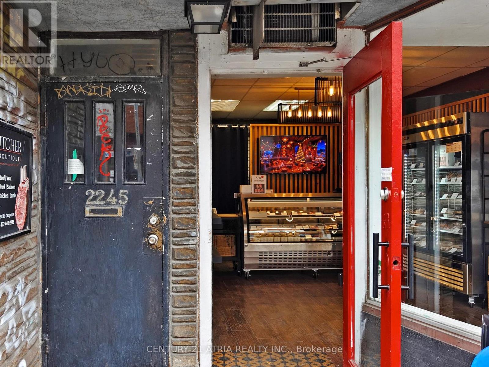 2245 Dundas Street W, Toronto, Ontario  M6R 1X6 - Photo 5 - W12571348