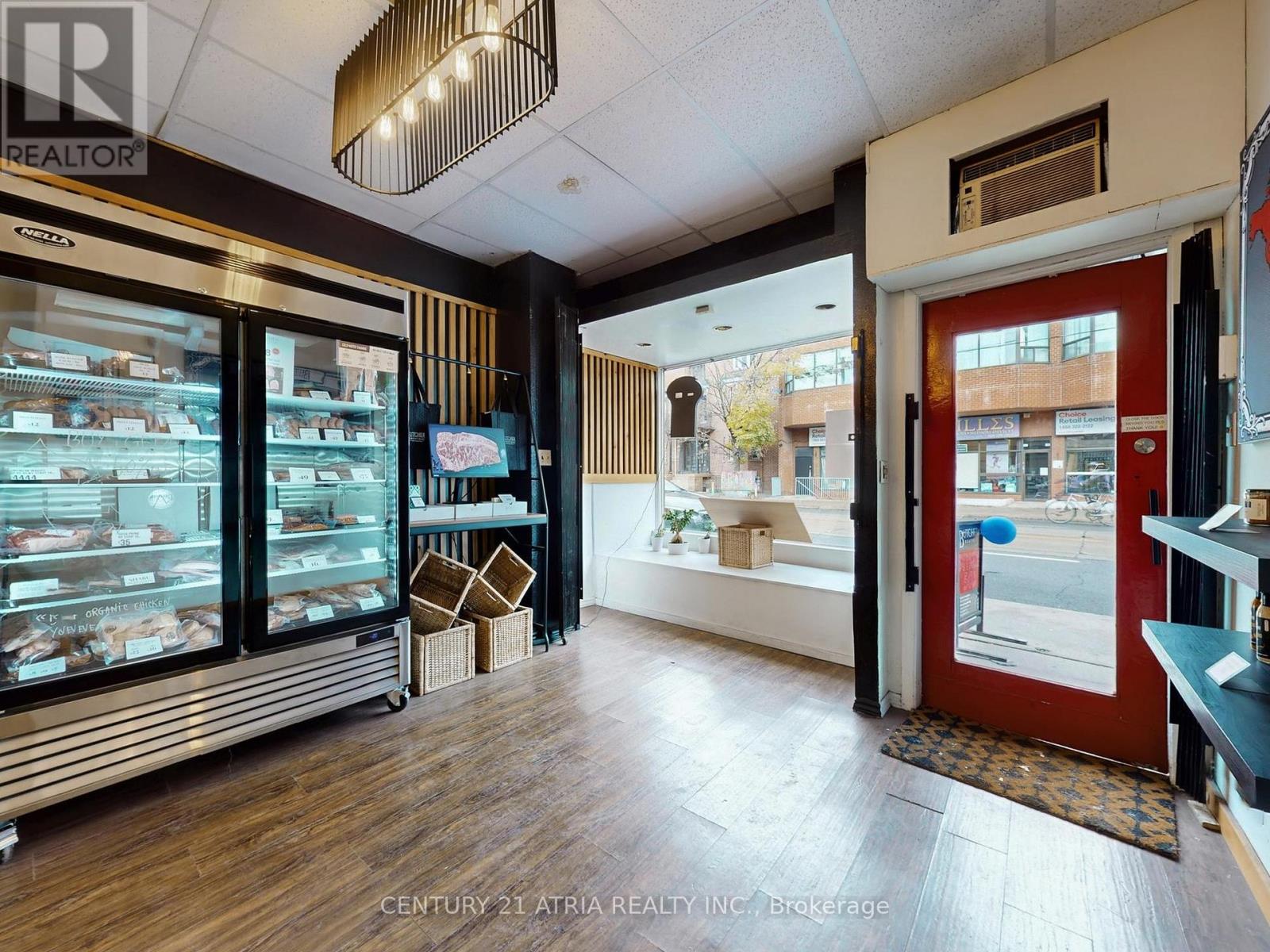 2245 Dundas Street W, Toronto, Ontario  M6R 1X6 - Photo 7 - W12571348