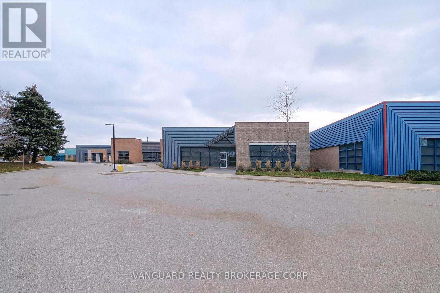 5155 Spectrum Way, Mississauga, Ontario  L4W 5A1 - Photo 2 - W12571372