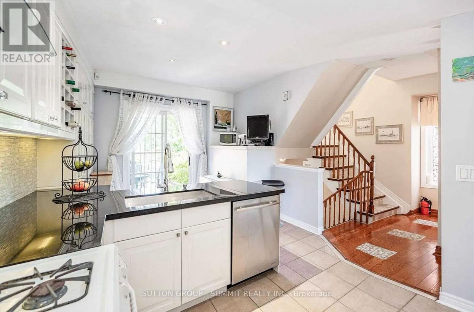 4 - 2871 Darien Road, Burlington, Ontario  L7M 4R6 - Photo 4 - W12571376