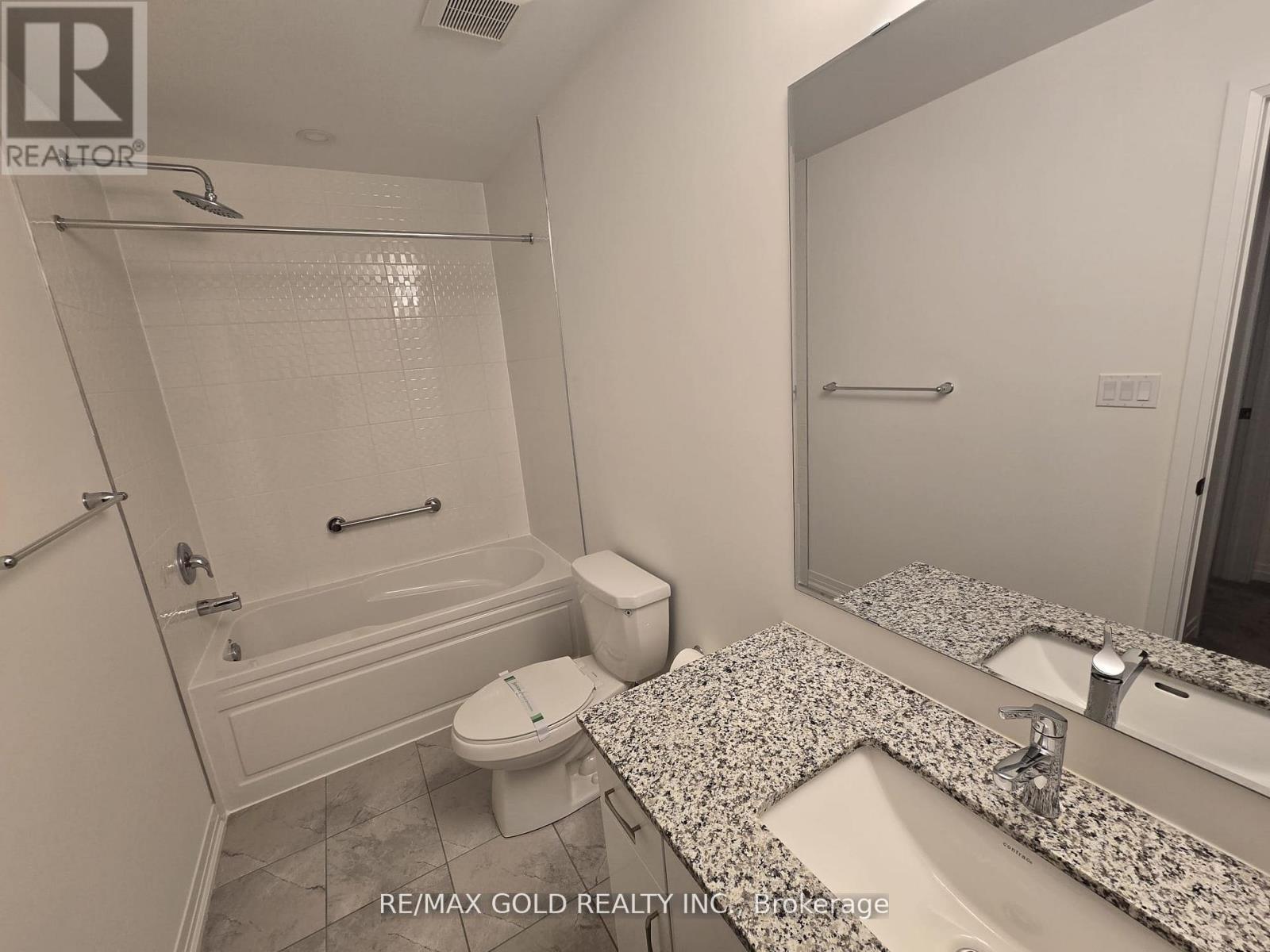 25 Moosehead Drive, Brampton, Ontario  L7A 5L9 - Photo 10 - W12571408