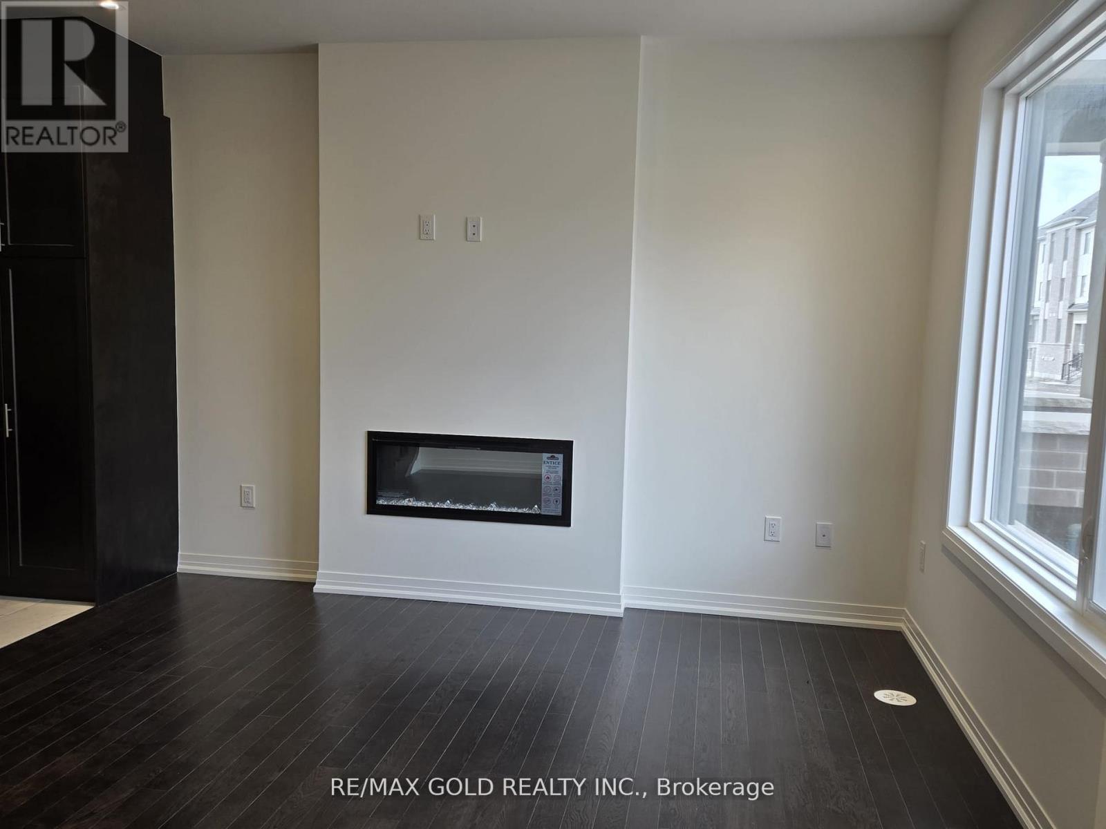 25 Moosehead Drive, Brampton, Ontario  L7A 5L9 - Photo 5 - W12571408