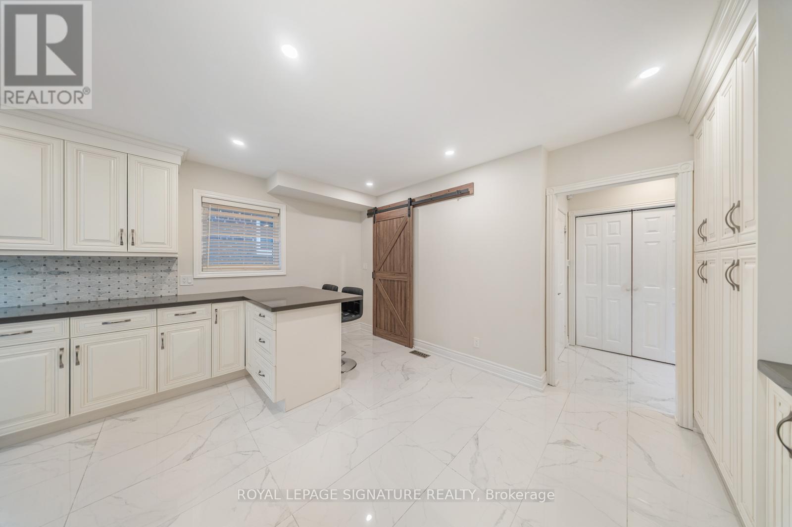 63 Collingdale Road, Toronto, Ontario  M9V 3R2 - Photo 11 - W12571414