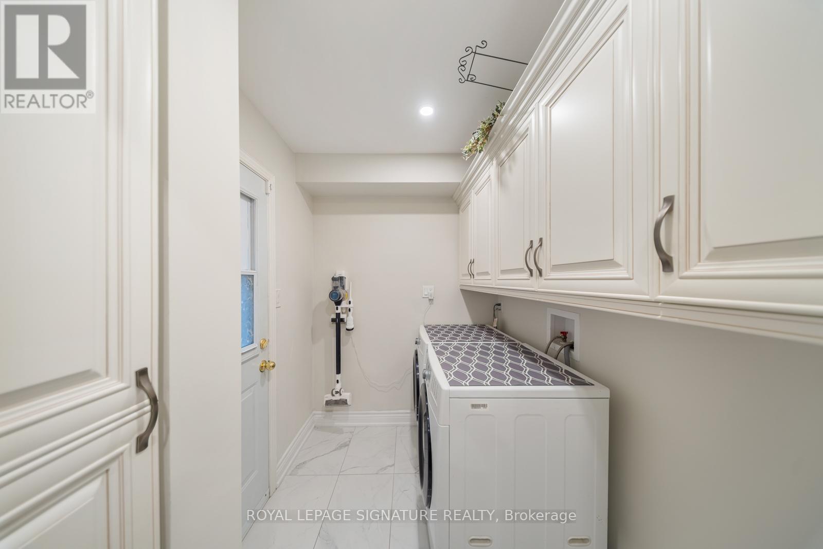 63 Collingdale Road, Toronto, Ontario  M9V 3R2 - Photo 18 - W12571414