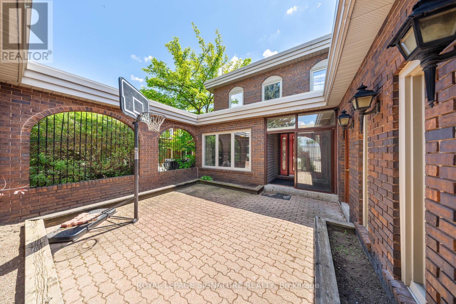 63 Collingdale Road, Toronto, Ontario  M9V 3R2 - Photo 2 - W12571414