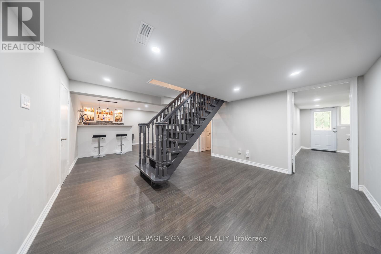 63 Collingdale Road, Toronto, Ontario  M9V 3R2 - Photo 34 - W12571414