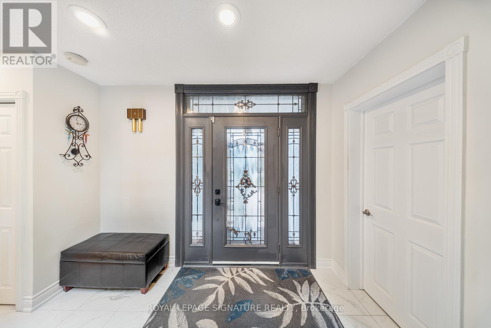 63 Collingdale Road, Toronto, Ontario  M9V 3R2 - Photo 4 - W12571414