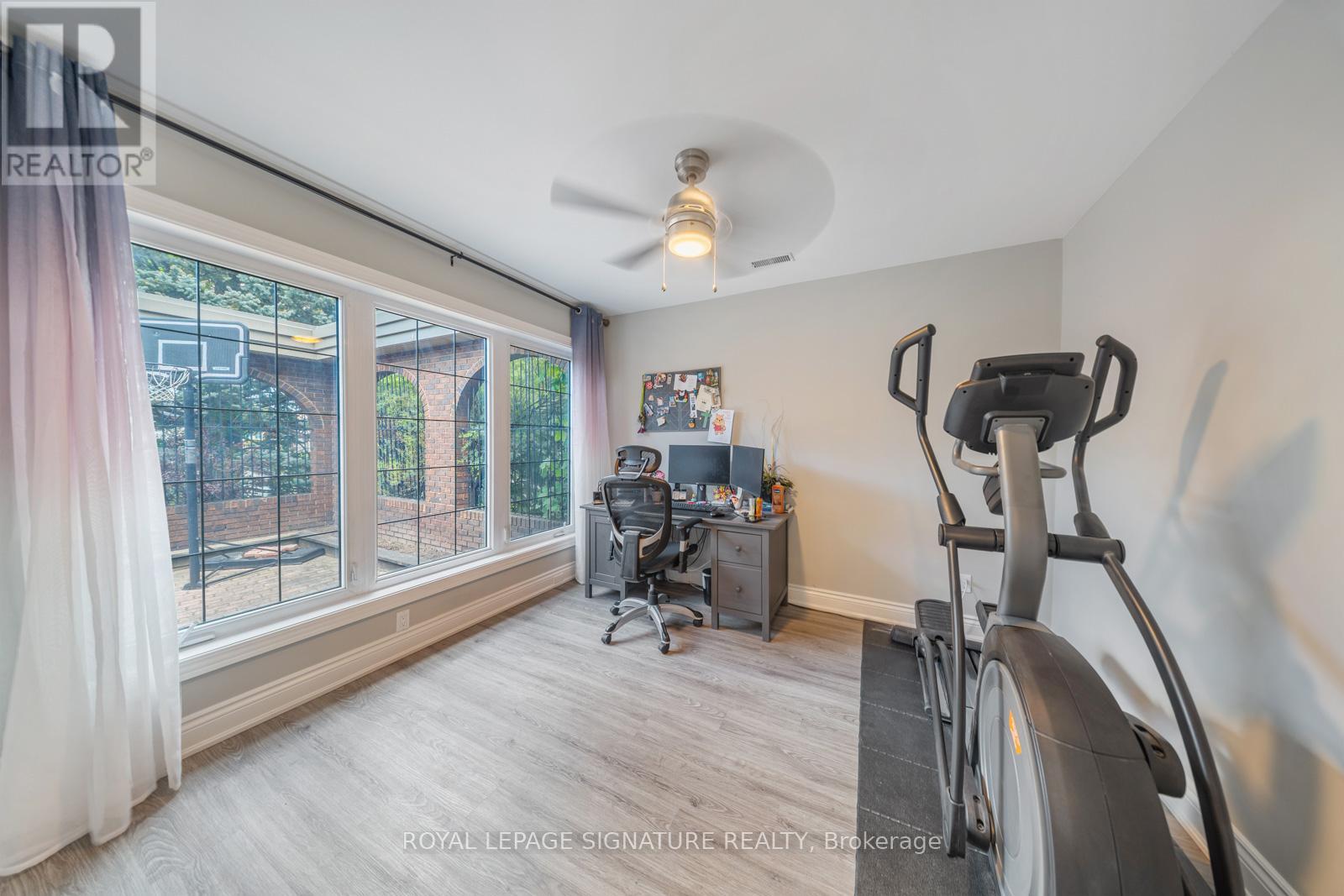 63 Collingdale Road, Toronto, Ontario  M9V 3R2 - Photo 5 - W12571414