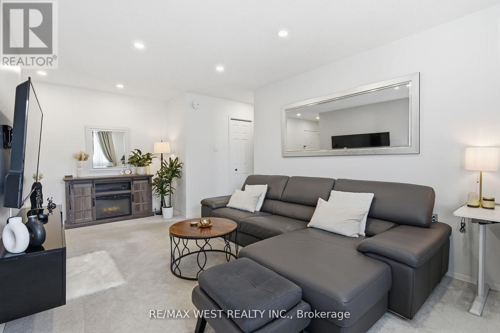 309 - 2485 Woking Crescent, Mississauga, Ontario  L5K 1Z6 - Photo 8 - W12571416