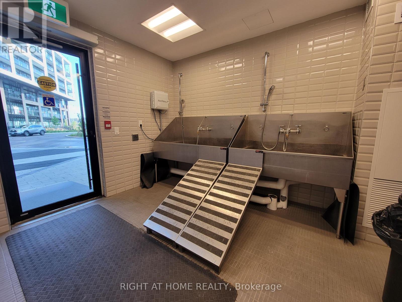 612 - 60 George Butchart Drive, Toronto, Ontario  M3K 0E1 - Photo 30 - W12571480