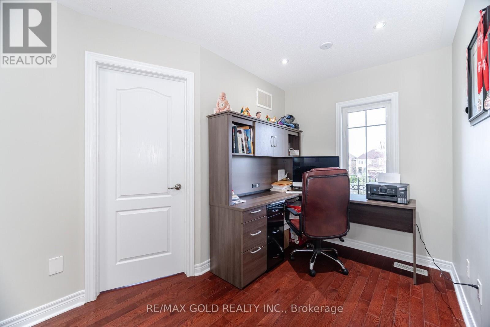 4 Fanfare Place, Brampton, Ontario  L6P 3E2 - Photo 19 - W12571482