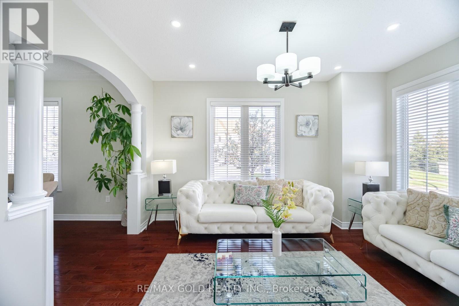 4 Fanfare Place, Brampton, Ontario  L6P 3E2 - Photo 2 - W12571482