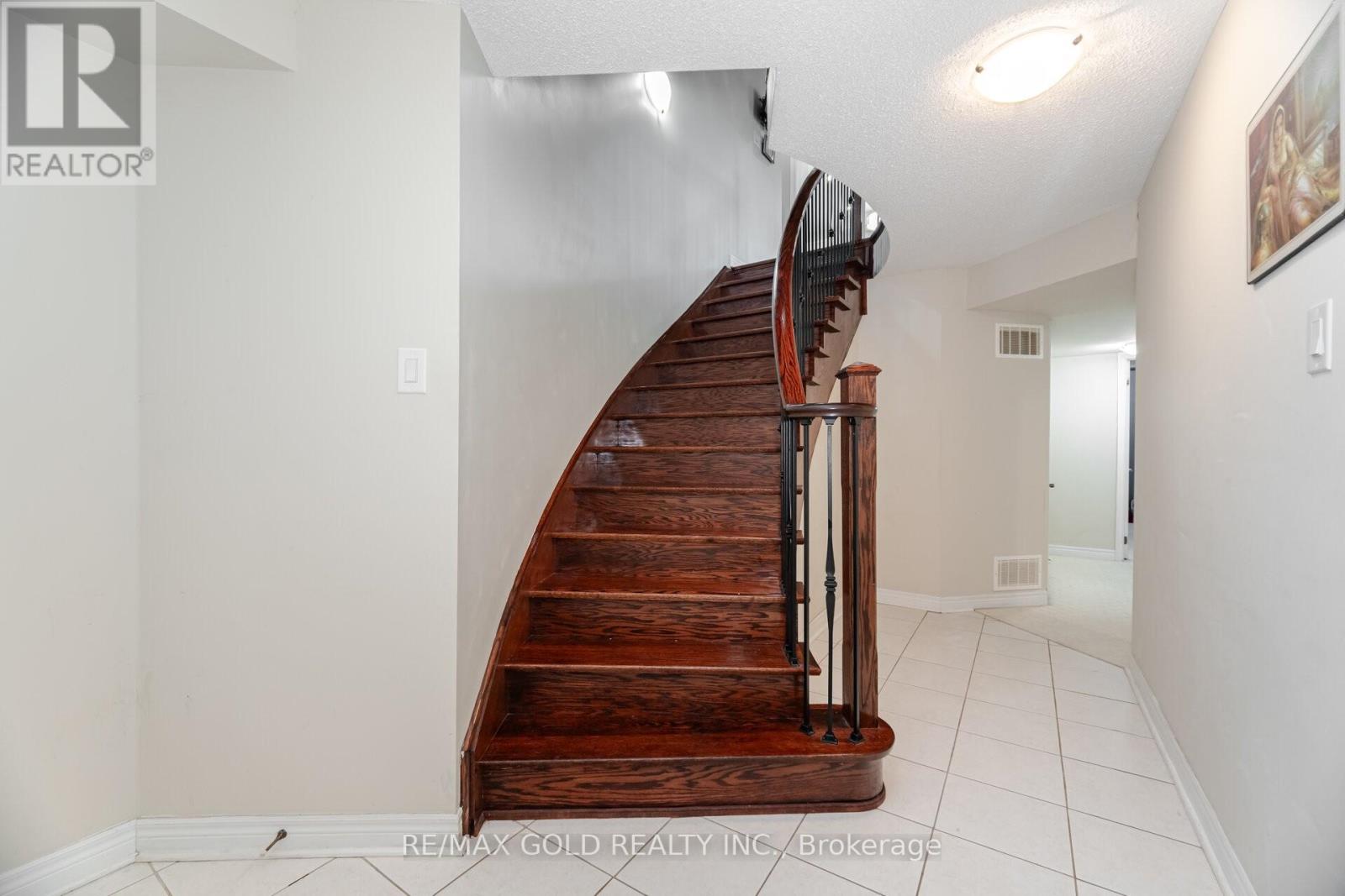 4 Fanfare Place, Brampton, Ontario  L6P 3E2 - Photo 20 - W12571482