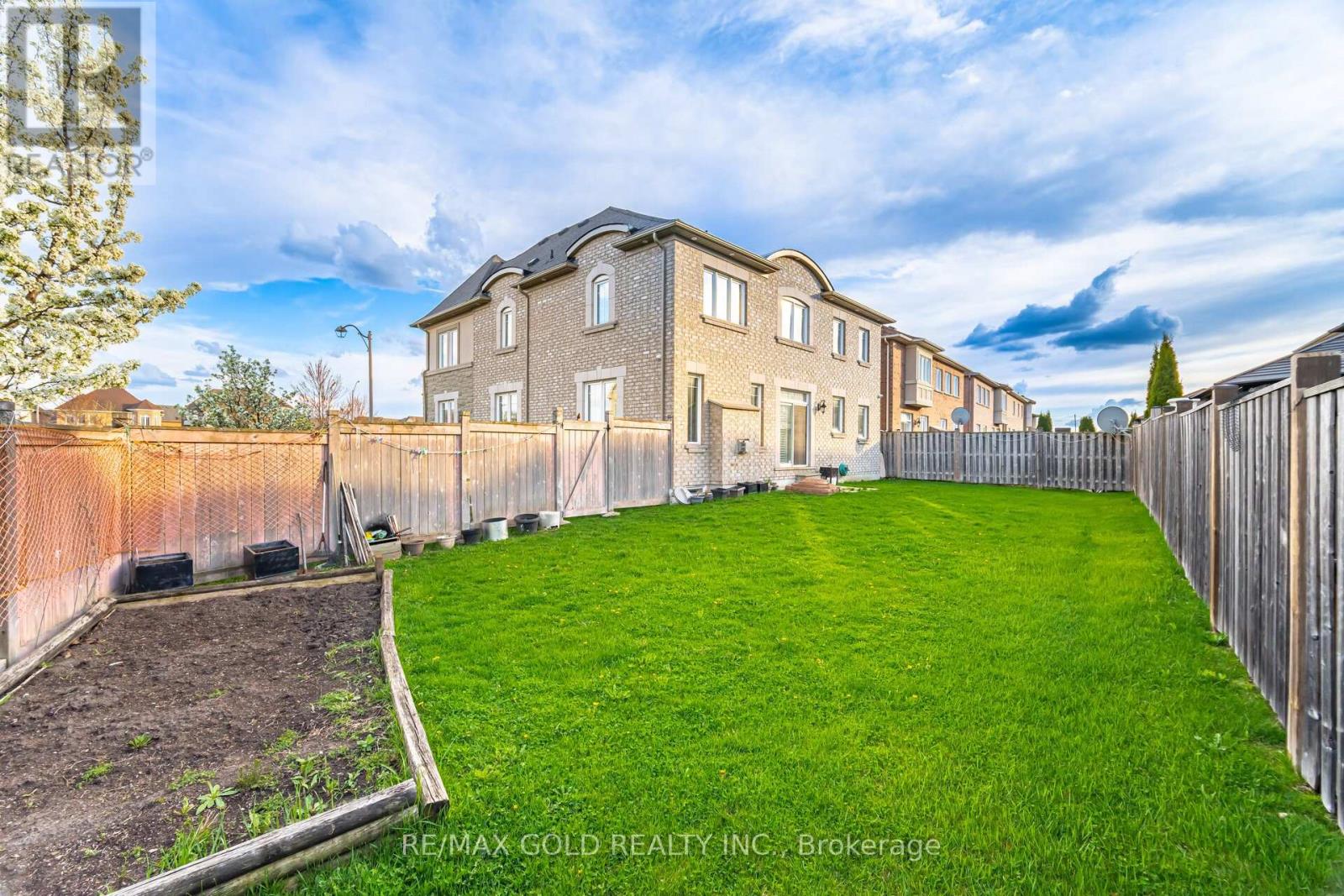 4 Fanfare Place, Brampton, Ontario  L6P 3E2 - Photo 29 - W12571482