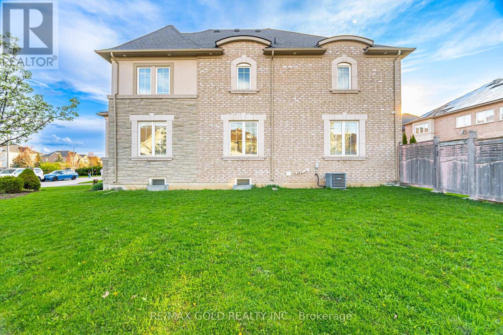4 Fanfare Place, Brampton, Ontario  L6P 3E2 - Photo 32 - W12571482
