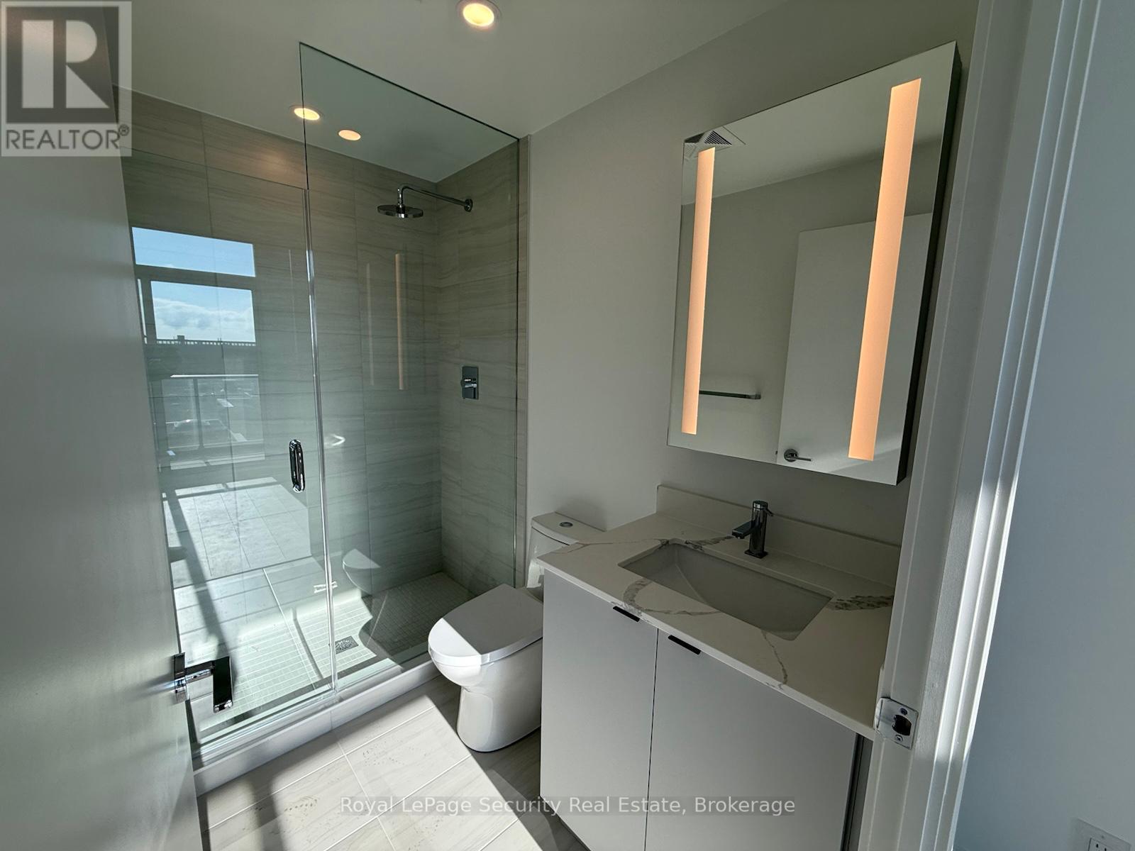 426 - 285 Dufferin Street, Toronto, Ontario  M6K 0J2 - Photo 10 - W12571512