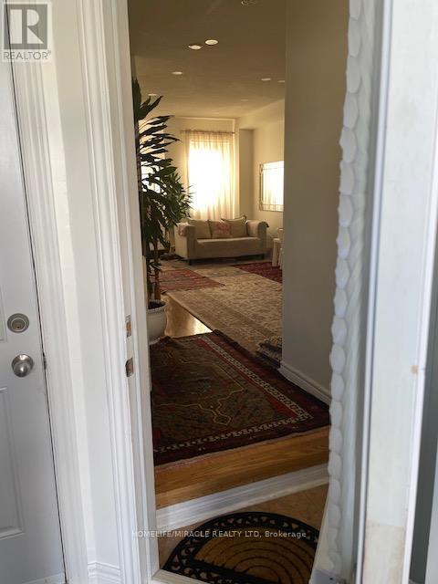 3480 Fountain Park Avenue, Mississauga, Ontario  L5M 7E5 - Photo 12 - W12571528