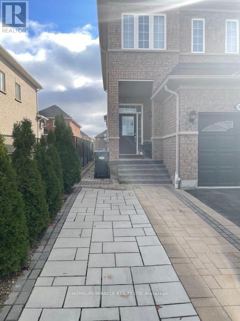 3480 Fountain Park Avenue, Mississauga, Ontario  L5M 7E5 - Photo 2 - W12571528