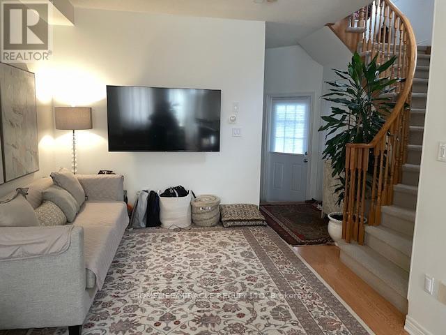 3480 Fountain Park Avenue, Mississauga, Ontario  L5M 7E5 - Photo 4 - W12571528