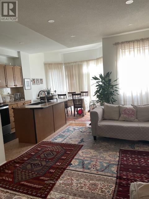 3480 Fountain Park Avenue, Mississauga, Ontario  L5M 7E5 - Photo 8 - W12571528