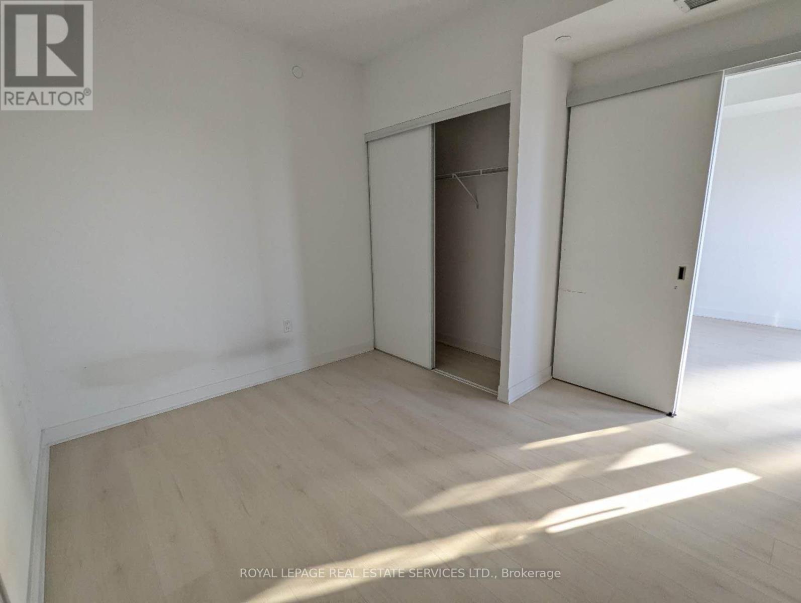 1908 - 3900 Confederation Parkway, Mississauga, Ontario  L5B 0M3 - Photo 12 - W12571530