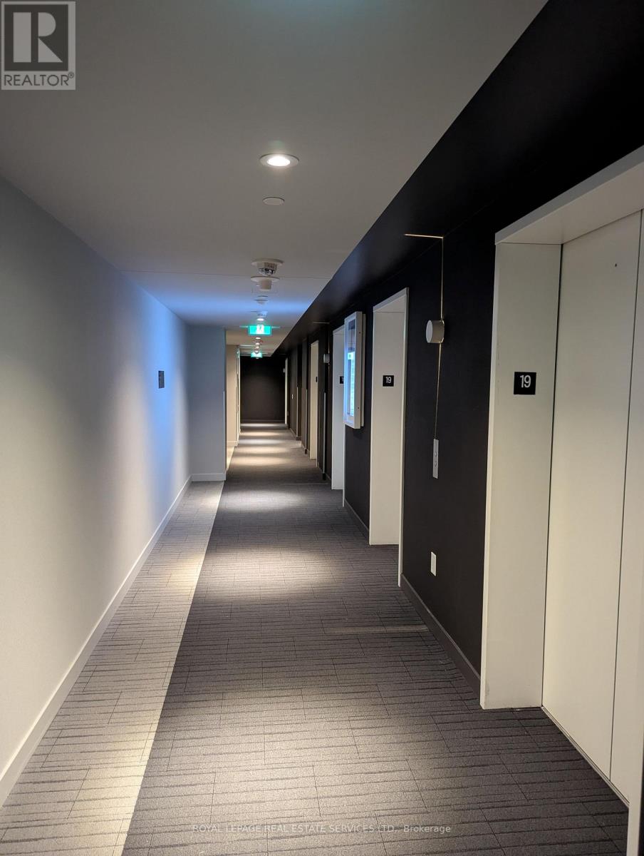 1908 - 3900 Confederation Parkway, Mississauga, Ontario  L5B 0M3 - Photo 3 - W12571530