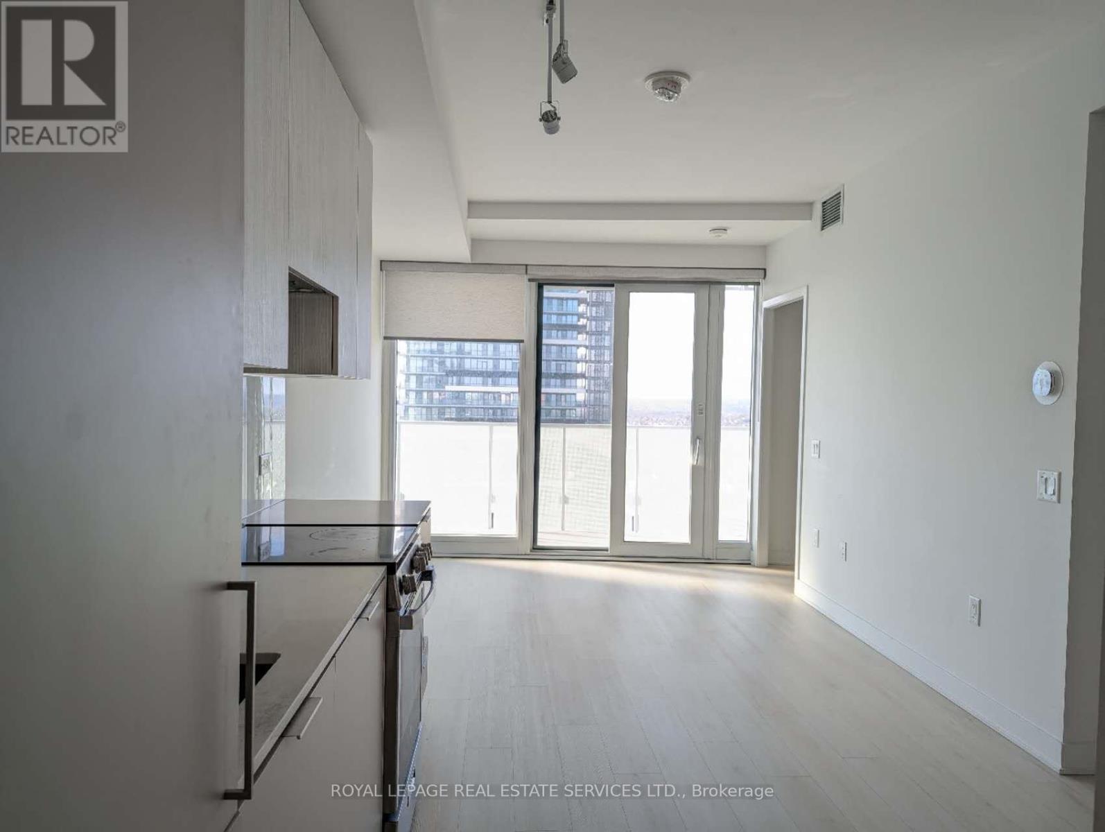 1908 - 3900 Confederation Parkway, Mississauga, Ontario  L5B 0M3 - Photo 6 - W12571530