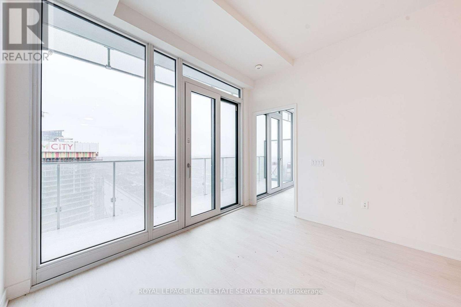 1908 - 3900 Confederation Parkway, Mississauga, Ontario  L5B 0M3 - Photo 9 - W12571530